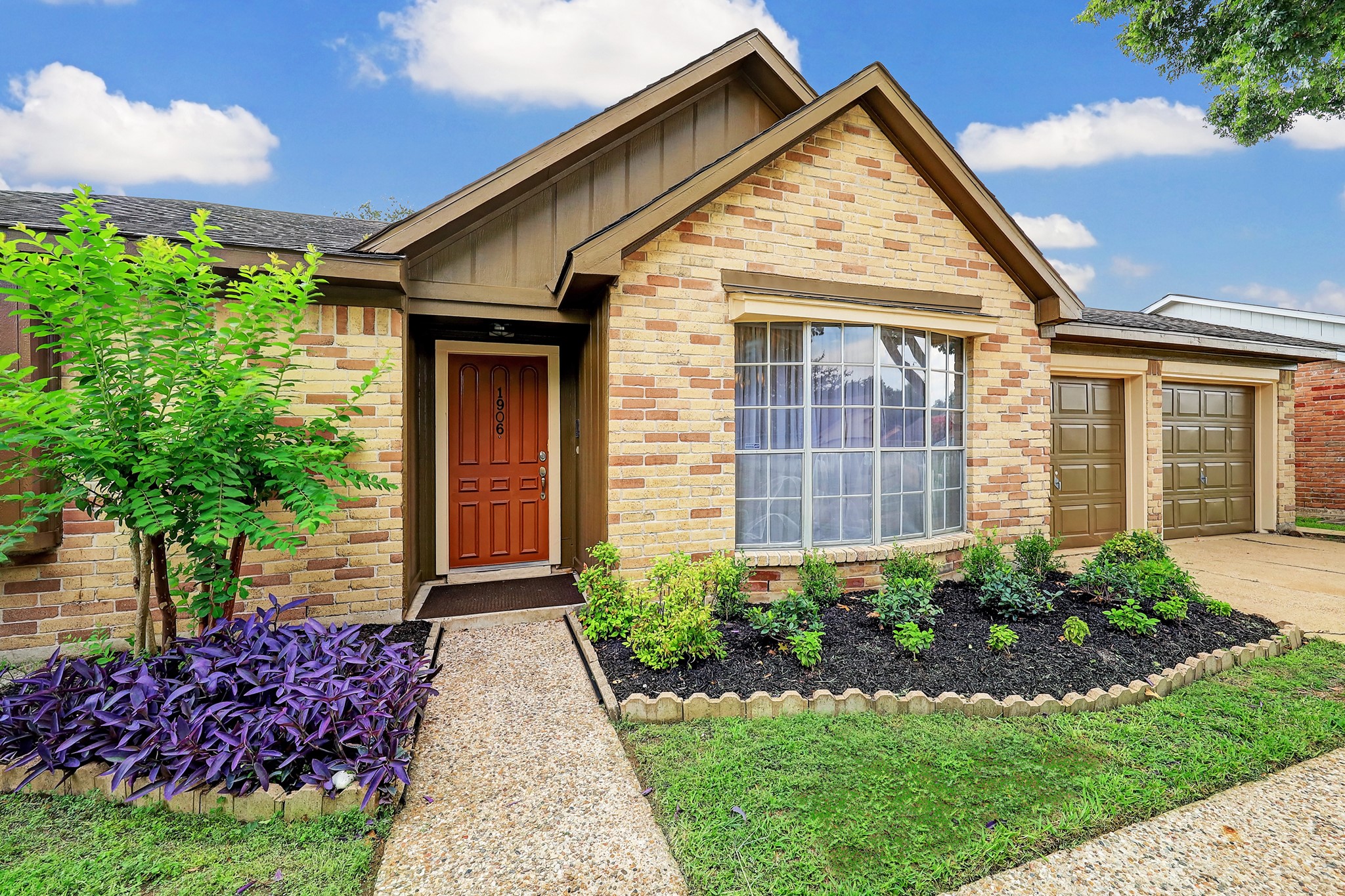 1906 Iron Ridge Sugar Land TX 77478