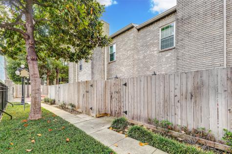 17421 Red Oak Drive 7421 Houston TX 77090