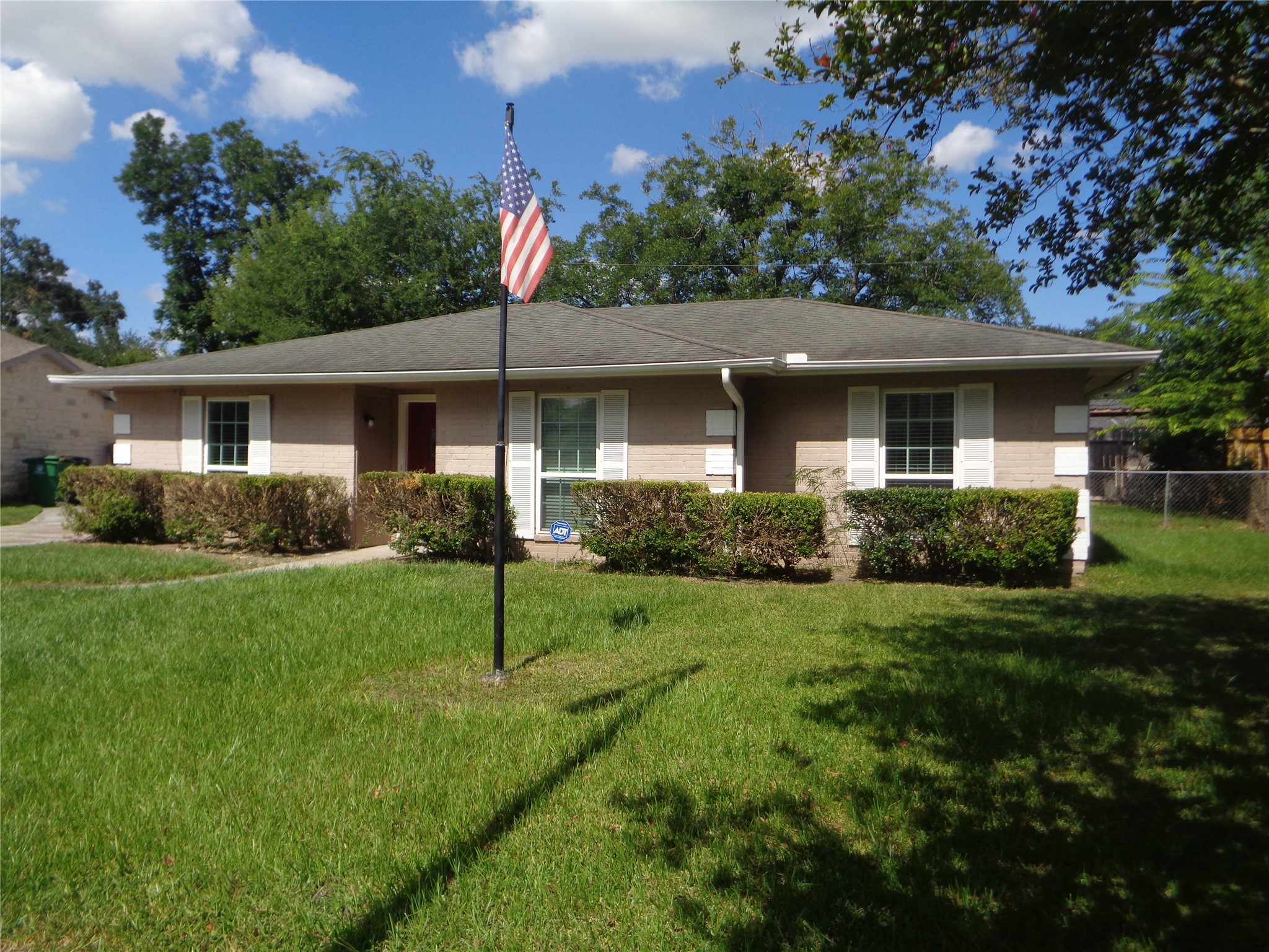 2054 Western Village Lane Houston TX 77043