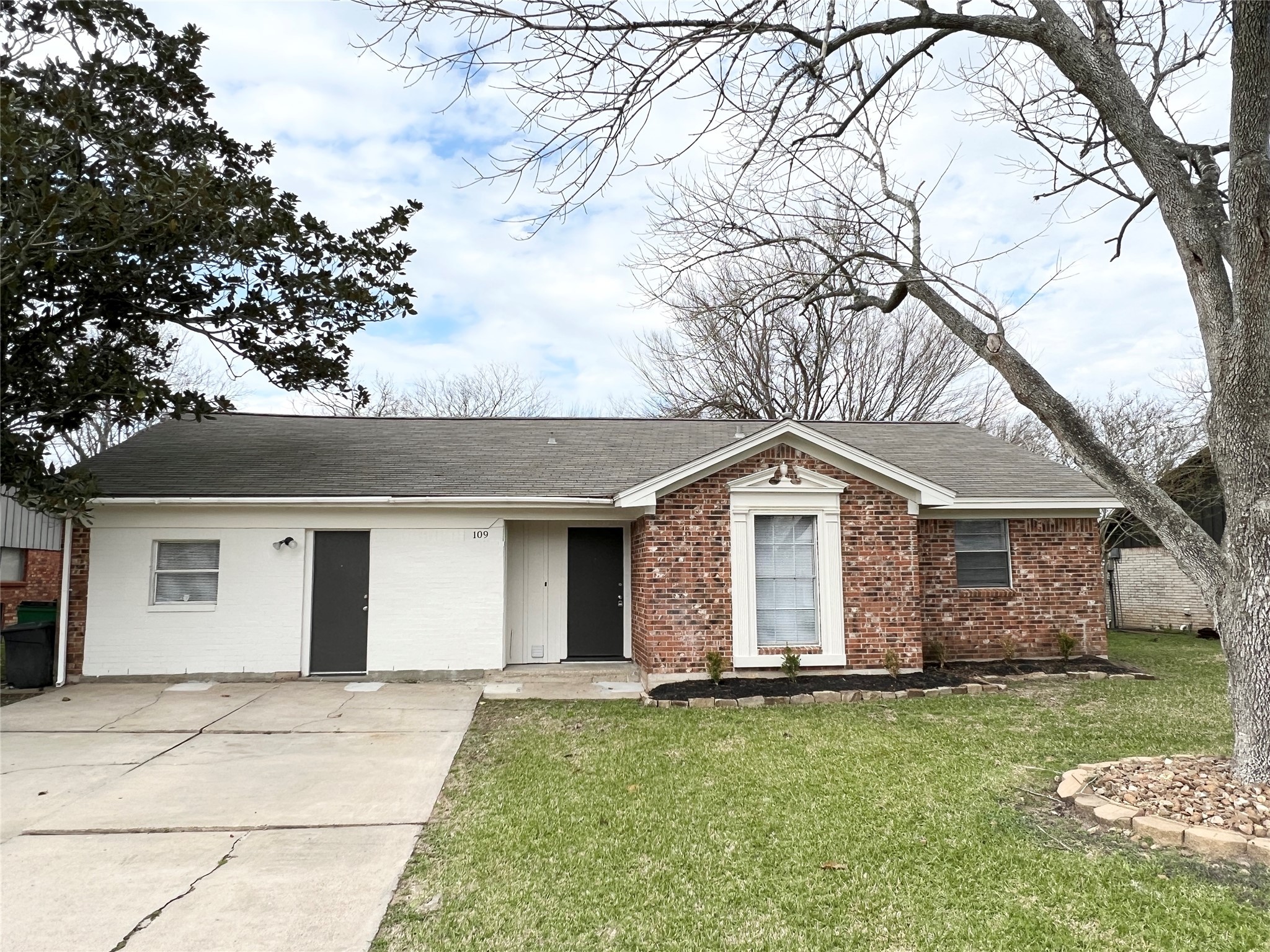 109 Houston Street Angleton TX 77515