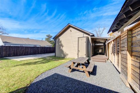 822 Wilkes Street Houston TX 77009