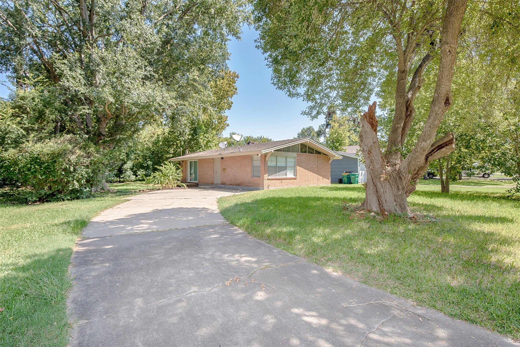 2024 Bogatto Street La Marque TX 77568