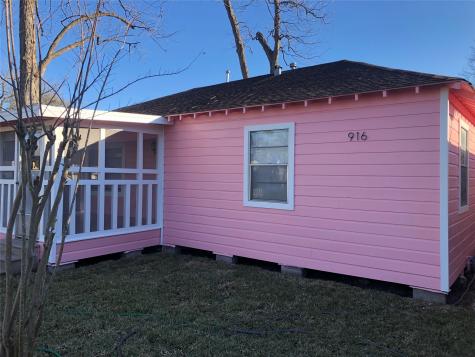 916 Melbourne Street Houston TX 77022