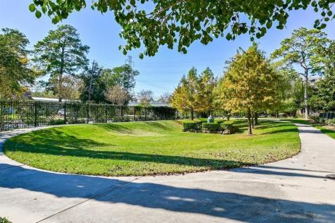 802 Garden Trace Lane Houston TX 77018