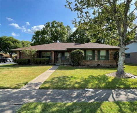 2102 Moss Creek Lane Pearland TX 77581