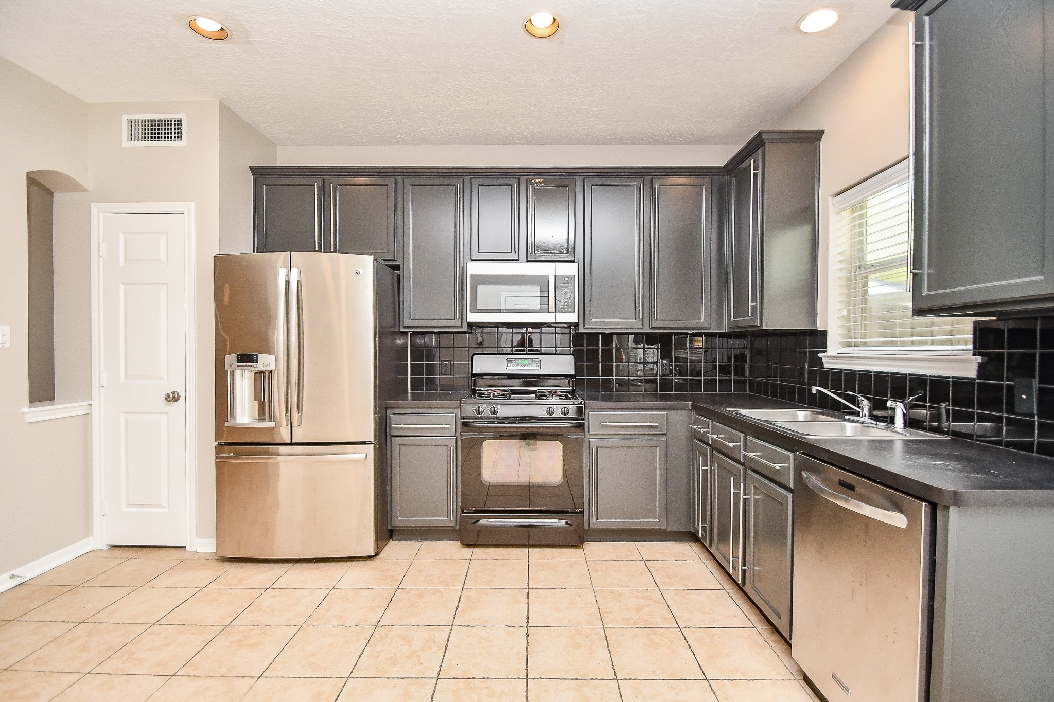 1833 Keene Street Houston TX 77009