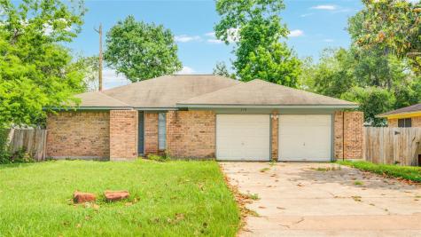112 Birch Street Lake Jackson TX 77566