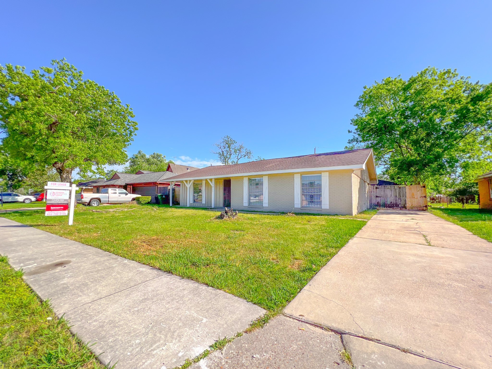 2815 Monticello Drive Houston TX 77045