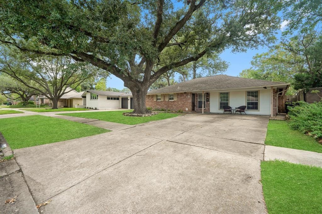 5215 Poinciana Drive Houston TX 77092