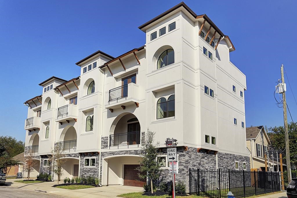 1002 Robin Street Houston TX 77019