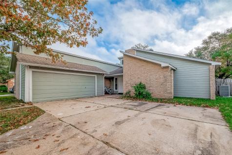 2707 Colony Drive Sugar Land TX 77479