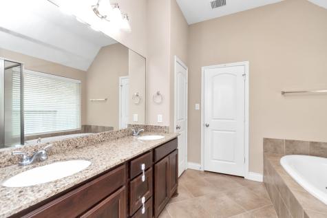 2726 Rosepoint Court Fresno TX 77545