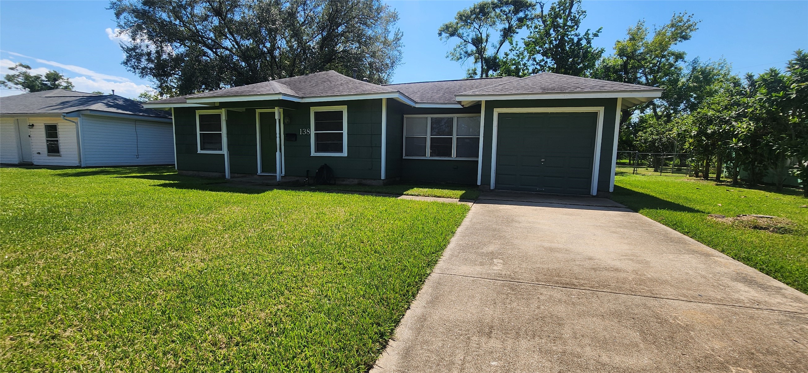 138 Laurel Street Lake Jackson TX 77566