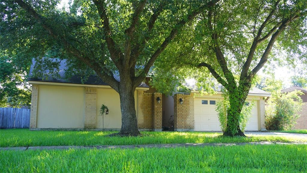 124 Wood Hollow Drive League City TX 77573