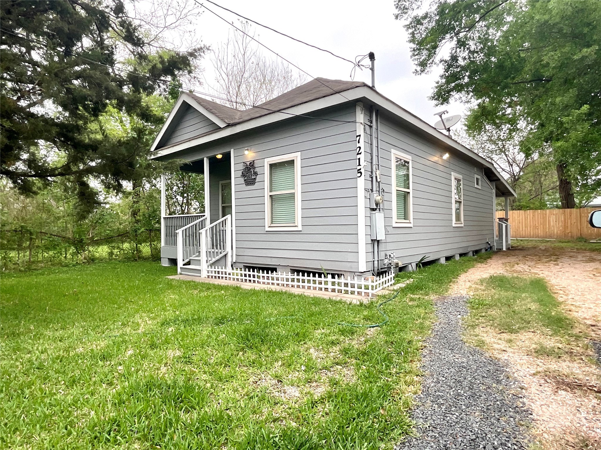 7215 Gonzales Street Houston TX 77020