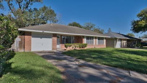5210 De Lange Lane Houston TX 77092