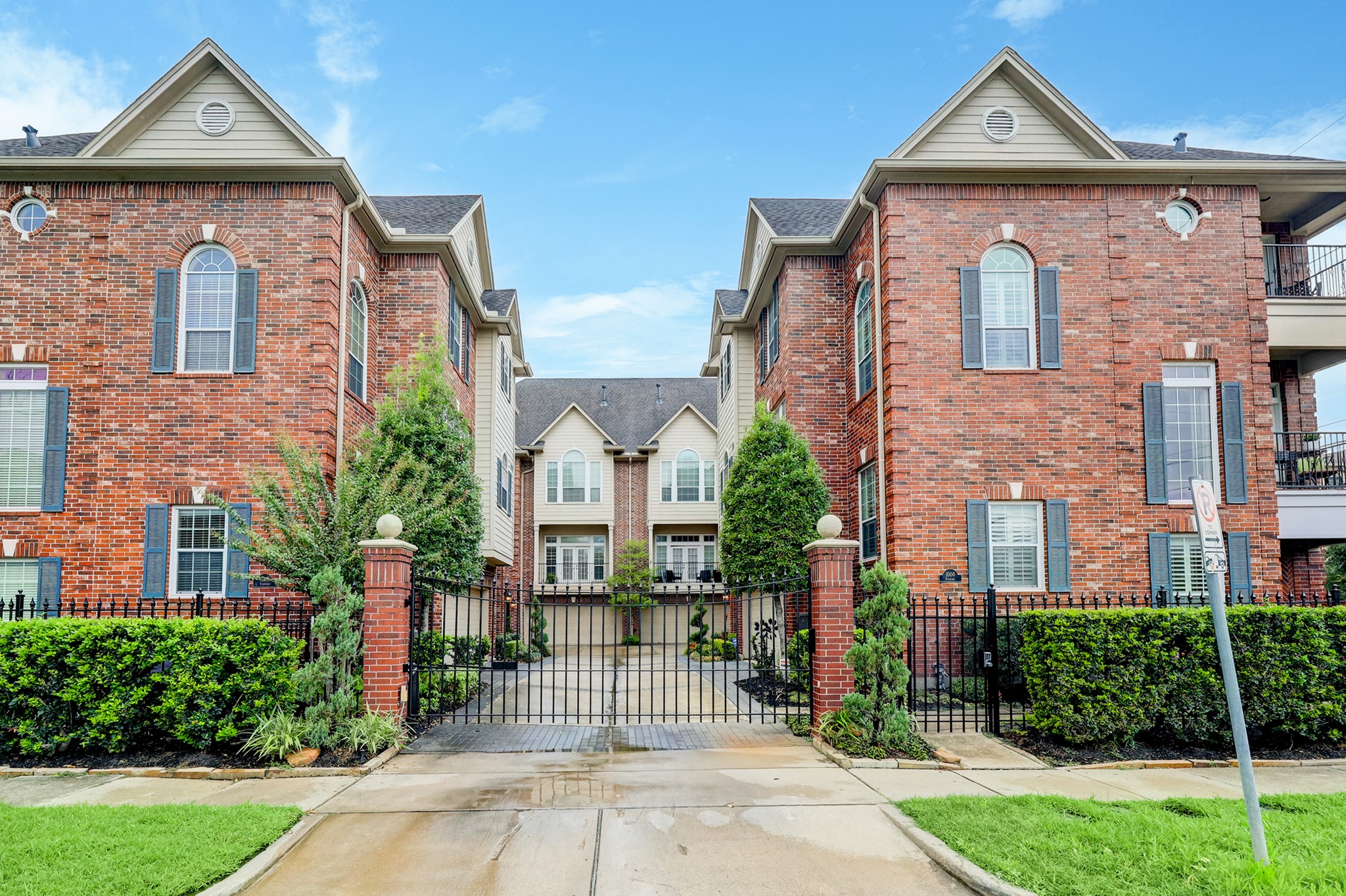 1006 Stanford Street Houston TX 77019