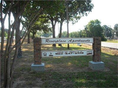 1304 W Avenue Hooks TX 75561