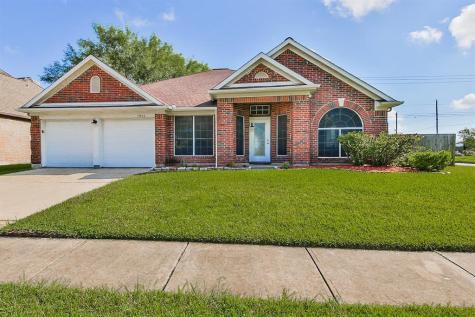 15623 Contender Lane Friendswood TX 77546