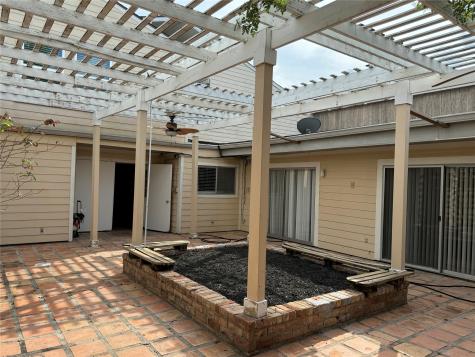 10746 Boardwalk Street Houston TX 77042