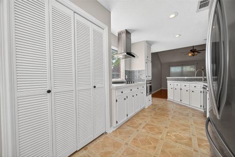 6107 Howland Court Houston TX 77084