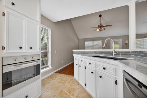 6107 Howland Court Houston TX 77084
