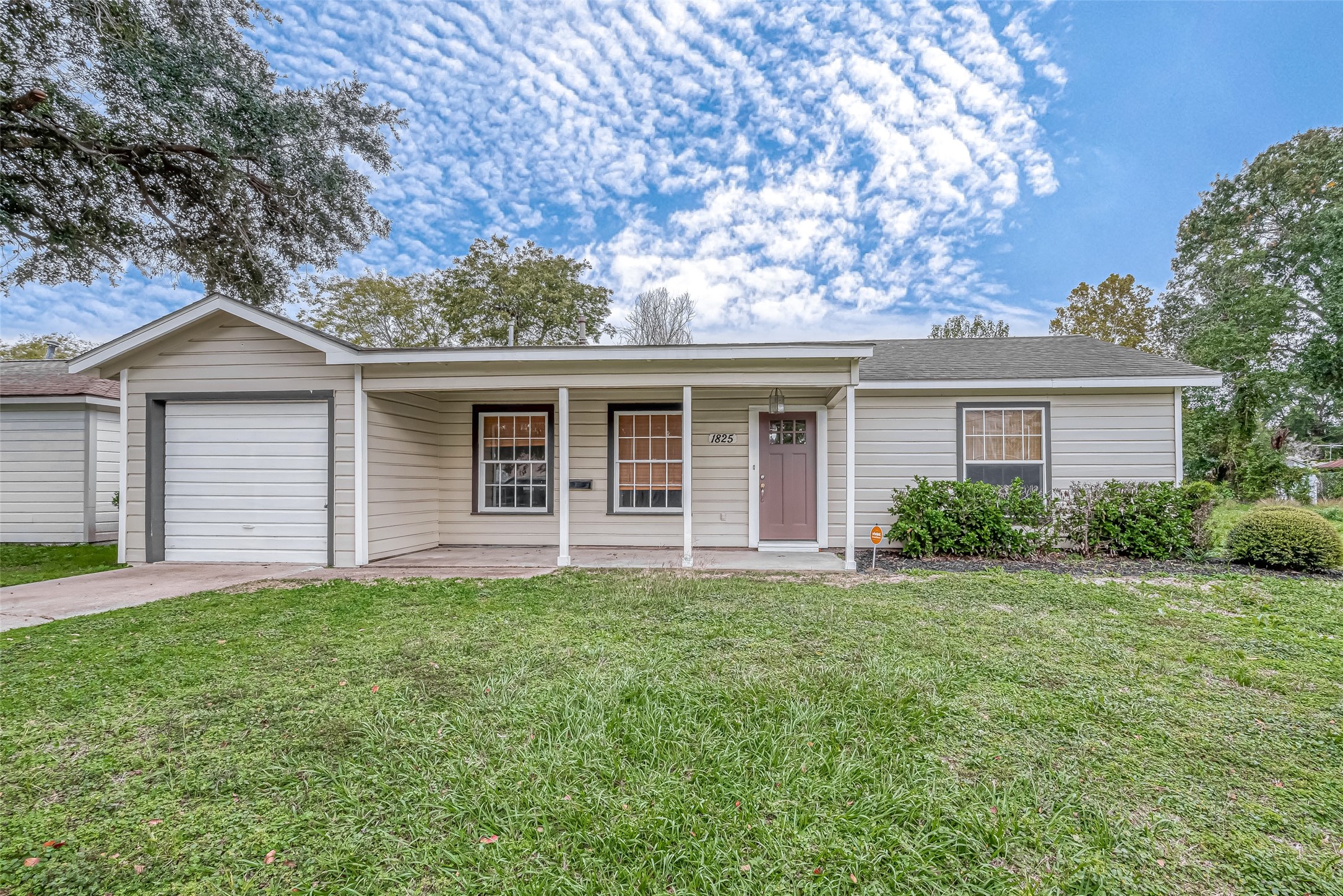 1825 W 15th Street Houston TX 77008