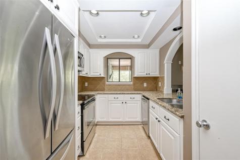 4144 Greystone Way 805 Sugar Land TX 77479