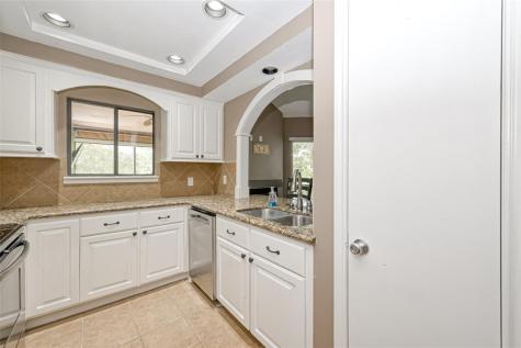 4144 Greystone Way 805 Sugar Land TX 77479