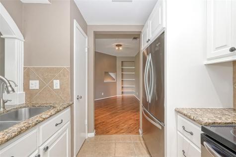 4144 Greystone Way 805 Sugar Land TX 77479