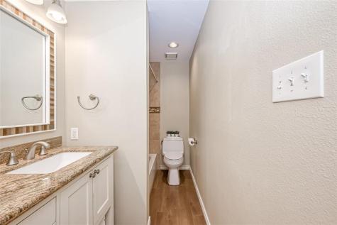 4144 Greystone Way 805 Sugar Land TX 77479