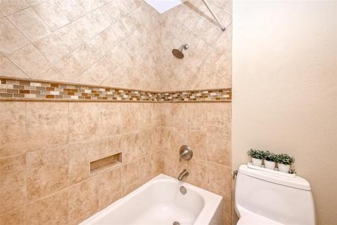 4144 Greystone Way 805 Sugar Land TX 77479
