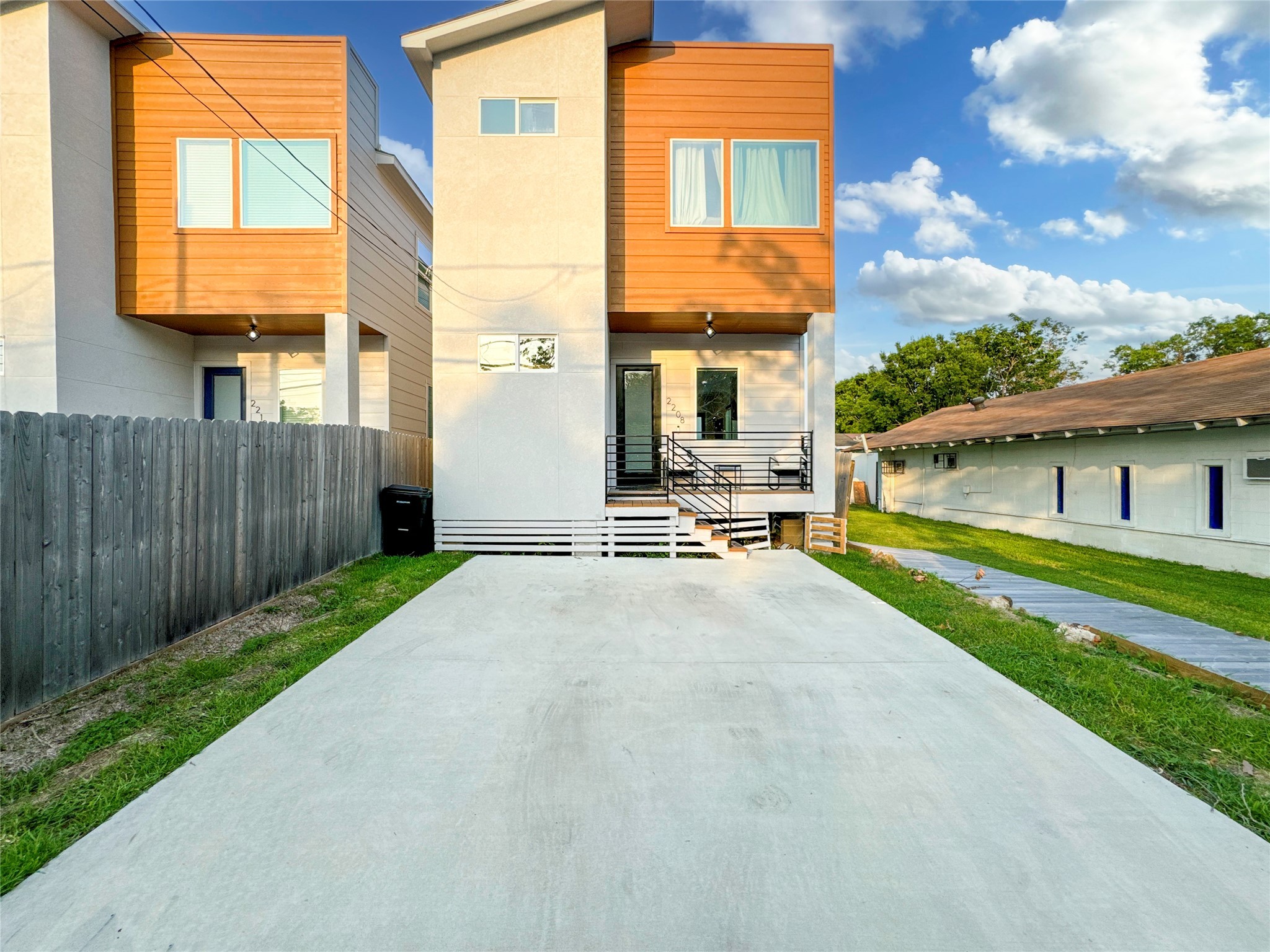 2208 Des Chaumes Street Houston TX 77026