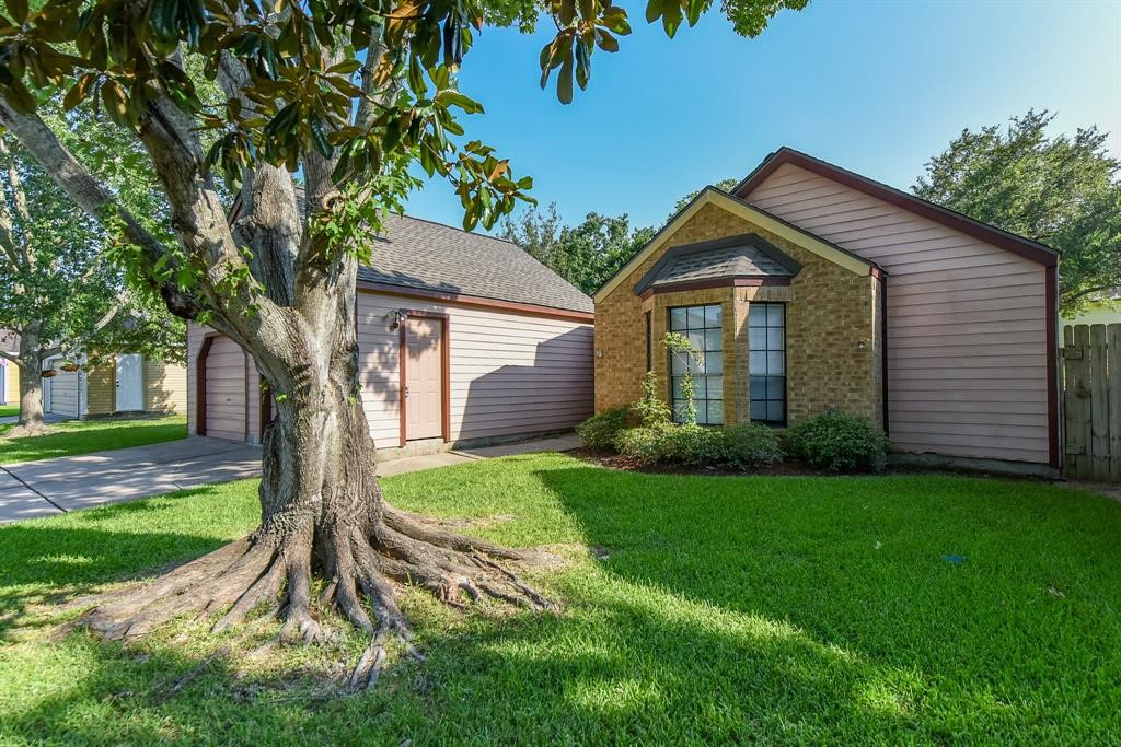 16618 Saturn Lane Houston TX 77062