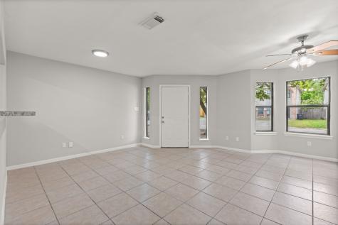 3016 La Estancia Lane Houston TX 77093