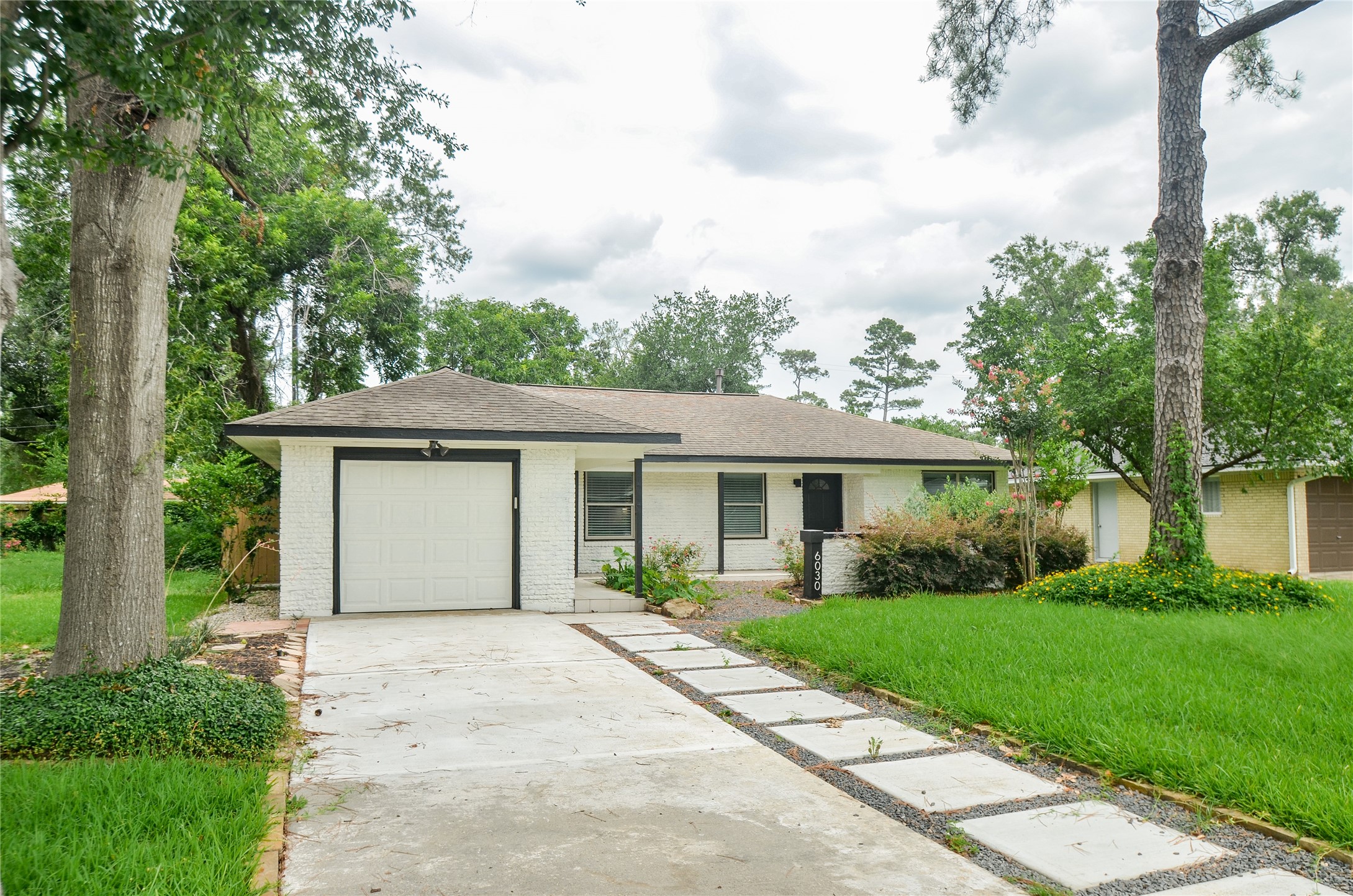 6030 Woodbrook Lane Houston TX 77008