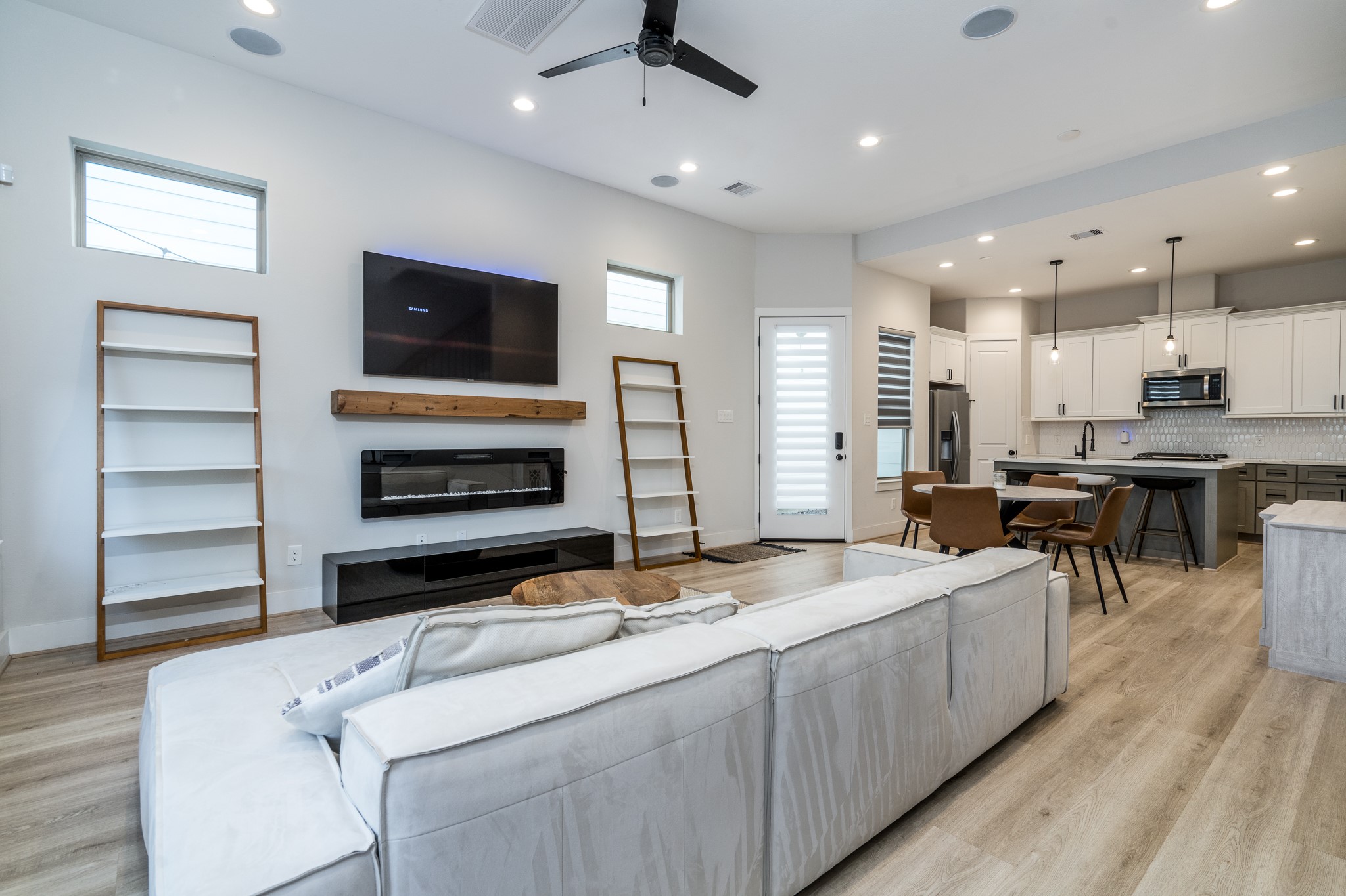 5355 Creekmont Oaks Lane Houston TX 77091