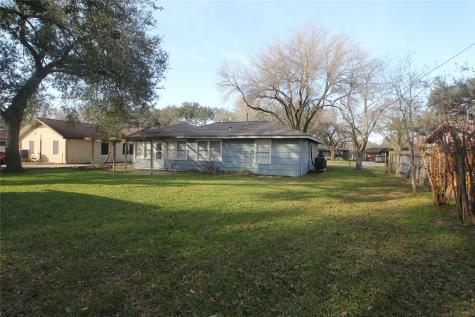 421 20th Avenue N Texas City TX 77590