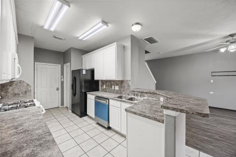 12427 Oriole Lake Way Houston TX 77089