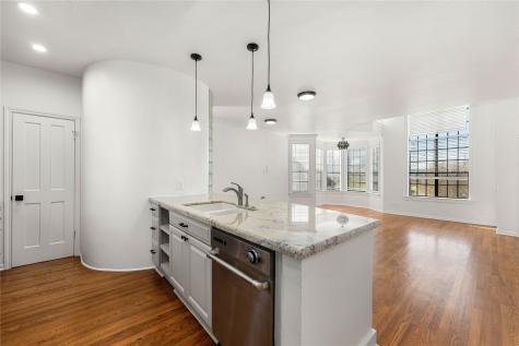 869 Usener Street Houston TX 77009