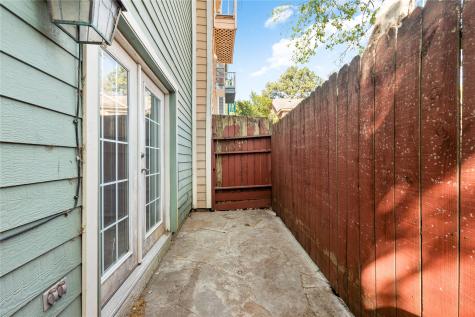 869 Usener Street Houston TX 77009