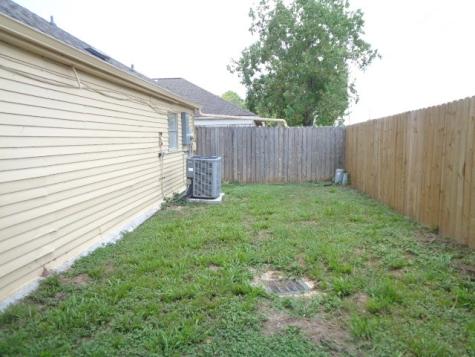 2502 Creekway Circle Missouri City TX 77459