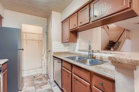 3100 Jeanetta Street 602 Houston TX 77063