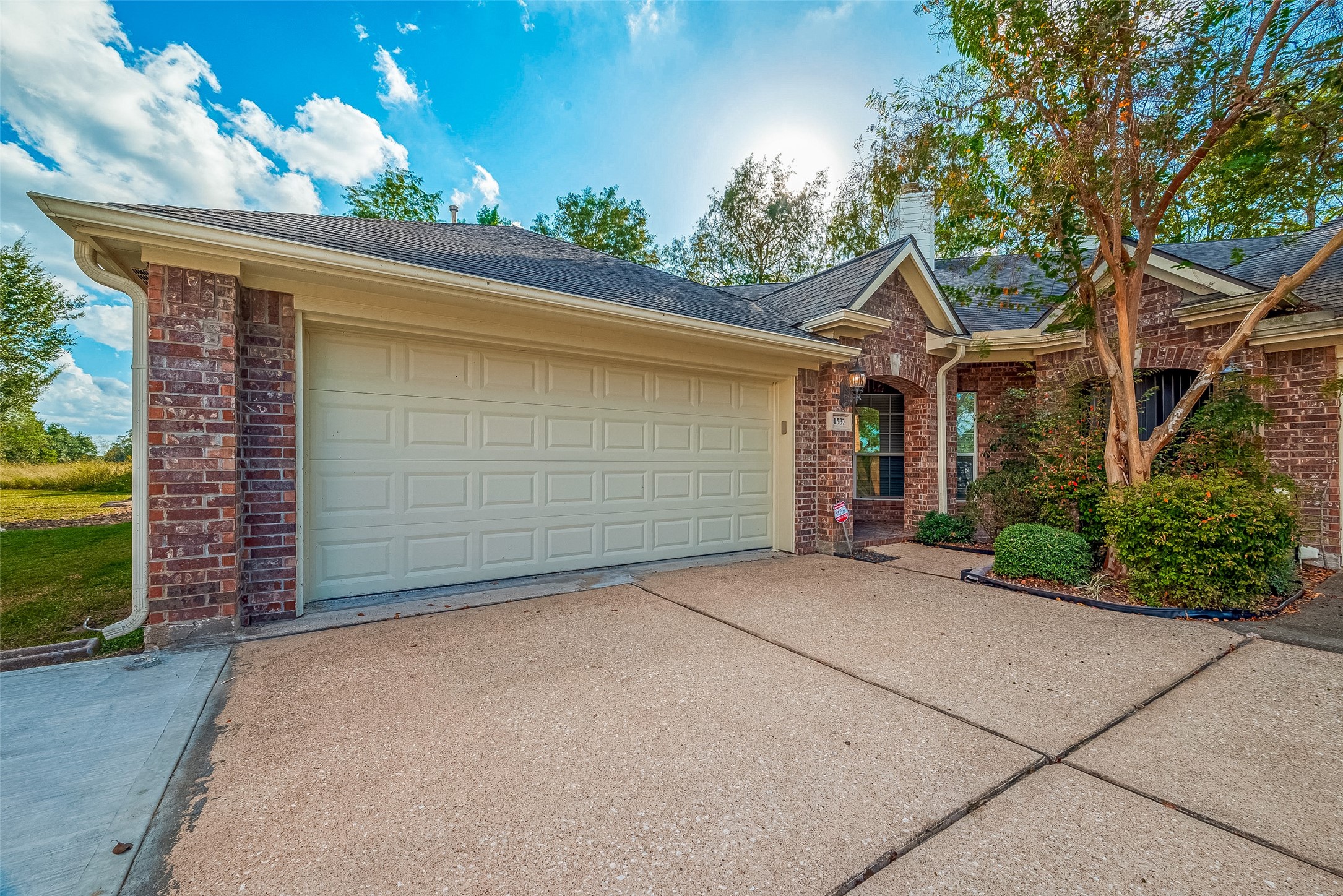 1537 Sunmeadow Boulevard Friendswood TX 77546