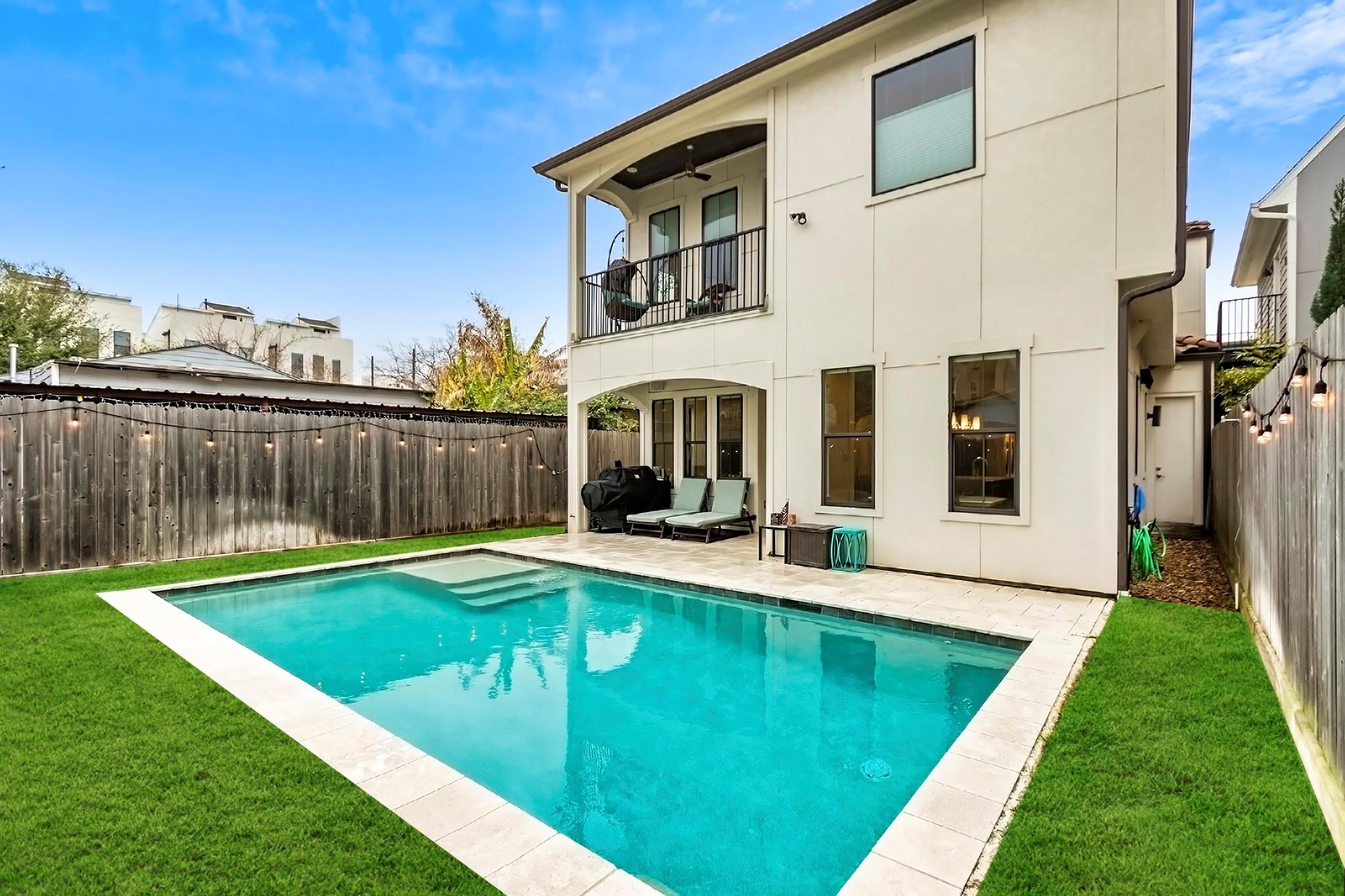 2011 Colorado Street Houston TX 77007