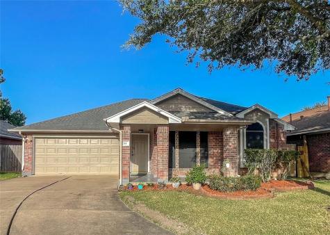 214 Almond Drive Lake Jackson TX 77566