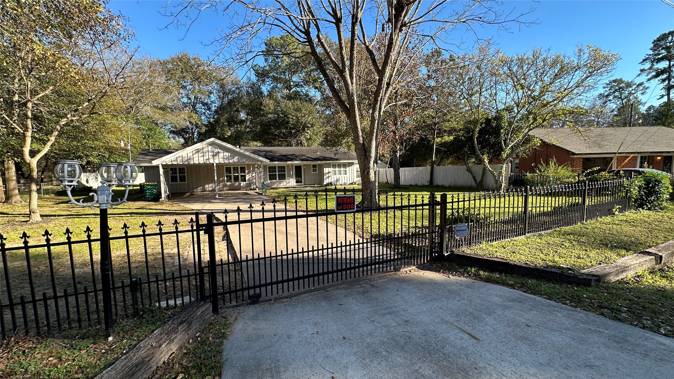 213 Lakeshore Drive Conroe TX 77304
