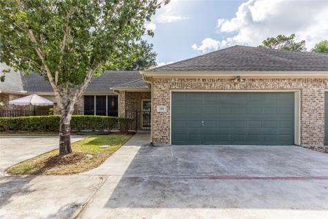725 Cedarwood Drive Friendswood TX 77546