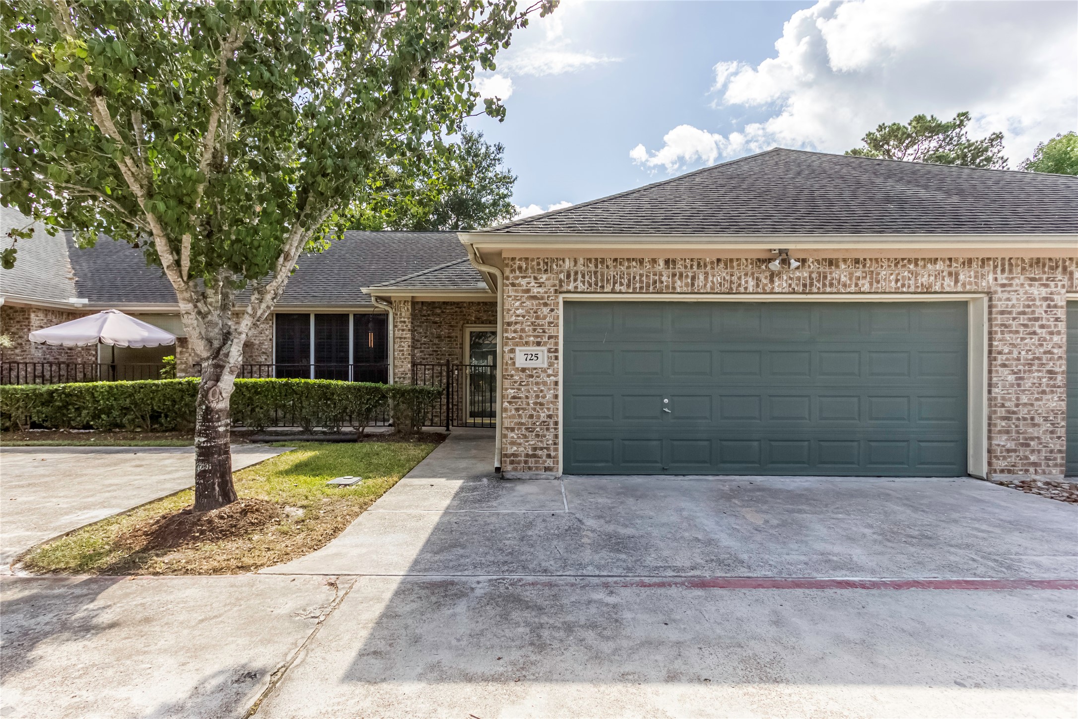 725 Cedarwood Drive Friendswood TX 77546