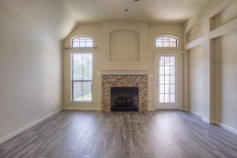 103 Garden Acres Huntsville TX 77320